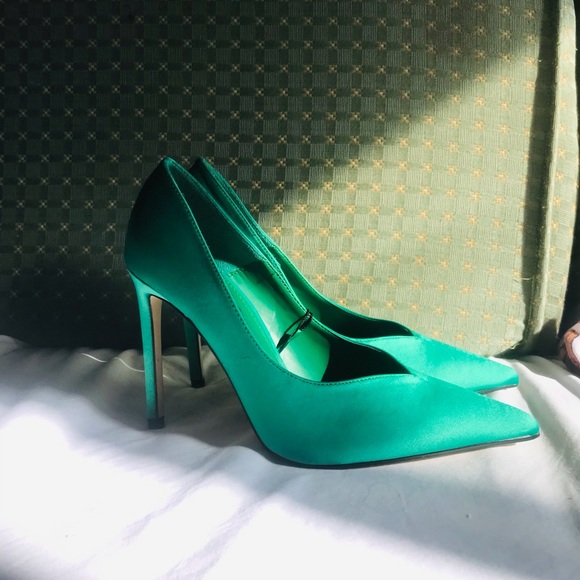 Shoes - Green heels size: 5 never used